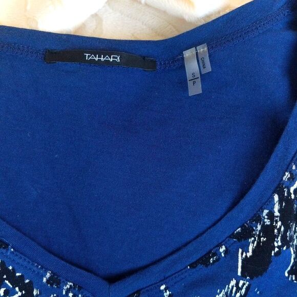 Tahari T-shirt with Foil print design - Picture 3 of 10